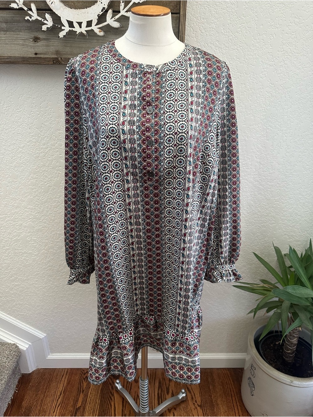 Loft Printed Long Sleeve Shift Dress in Burgundy and Cream size XL
